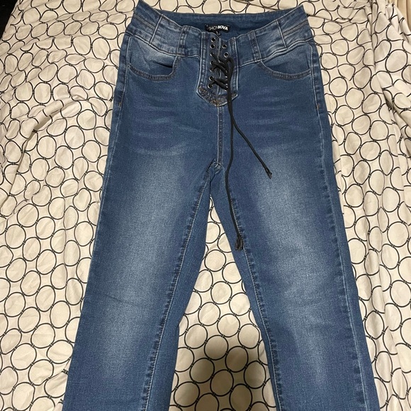 2/$15 Fashion nova lace up jeans - Picture 1 of 3